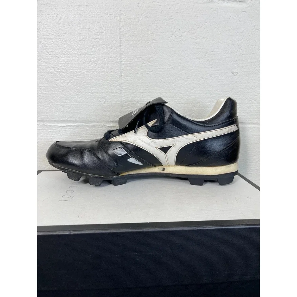 Mizuno football soccer